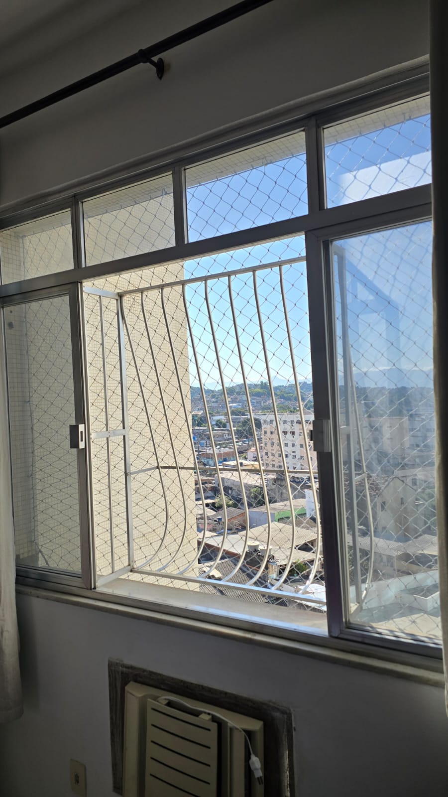 Rede de proteção para janelas de apartamento instalada pela Liberty no bairro do Méier, Zona Norte do Rio