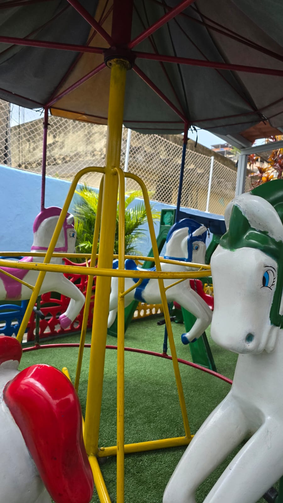Telas de proteção tensionadas milimetricamente com ganchos reforçados na Penha